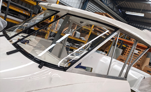 Custom Boat Windscreen Installation