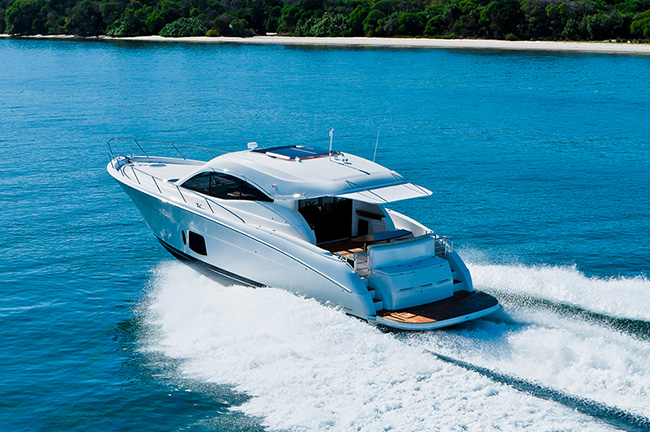 Modern Australian boat with ALFAB glazing